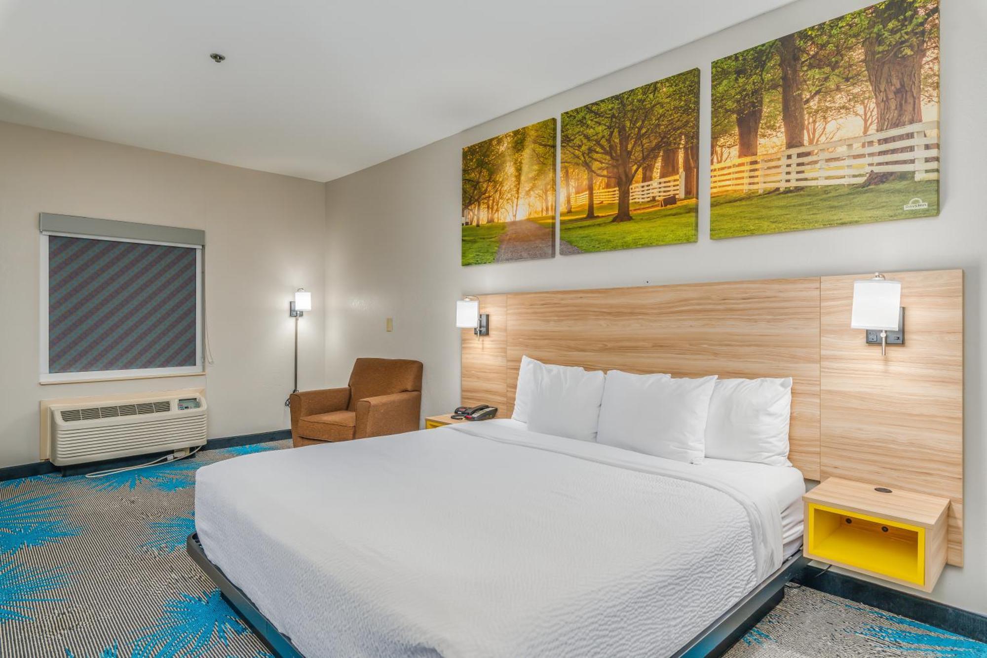 Days Inn & Suites By Wyndham Prattville-Montgomery Zewnętrze zdjęcie