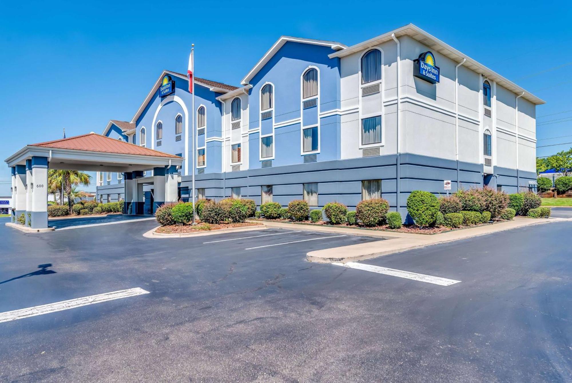 Days Inn & Suites By Wyndham Prattville-Montgomery Zewnętrze zdjęcie